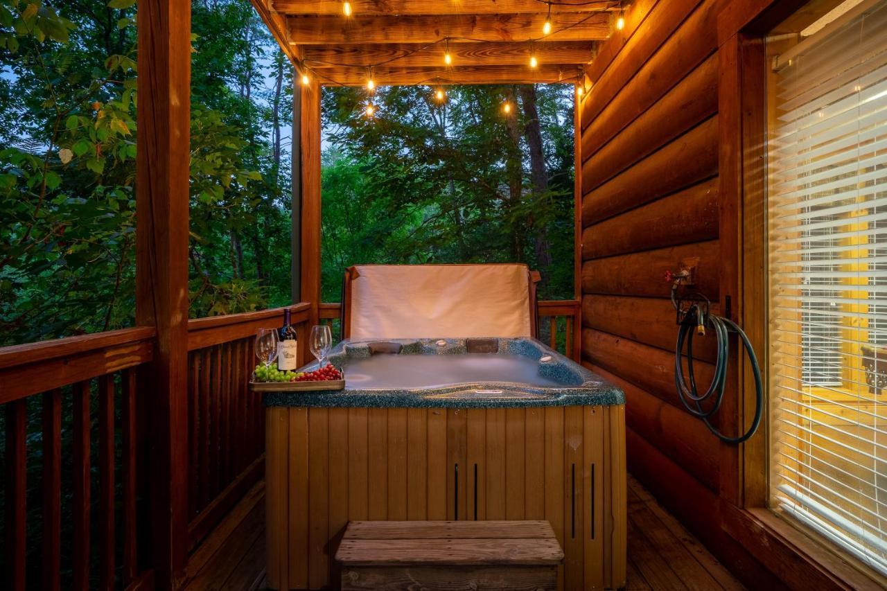 Cozy Log Cabin!! In Heart Of Pf & Close To The Smokies Pigeon Forge Exteriör bild
