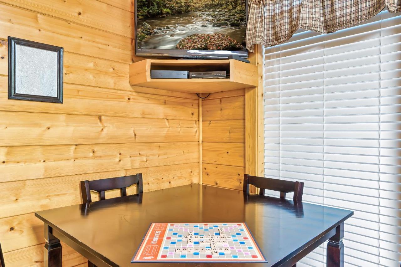 Cozy Log Cabin!! In Heart Of Pf & Close To The Smokies Pigeon Forge Exteriör bild