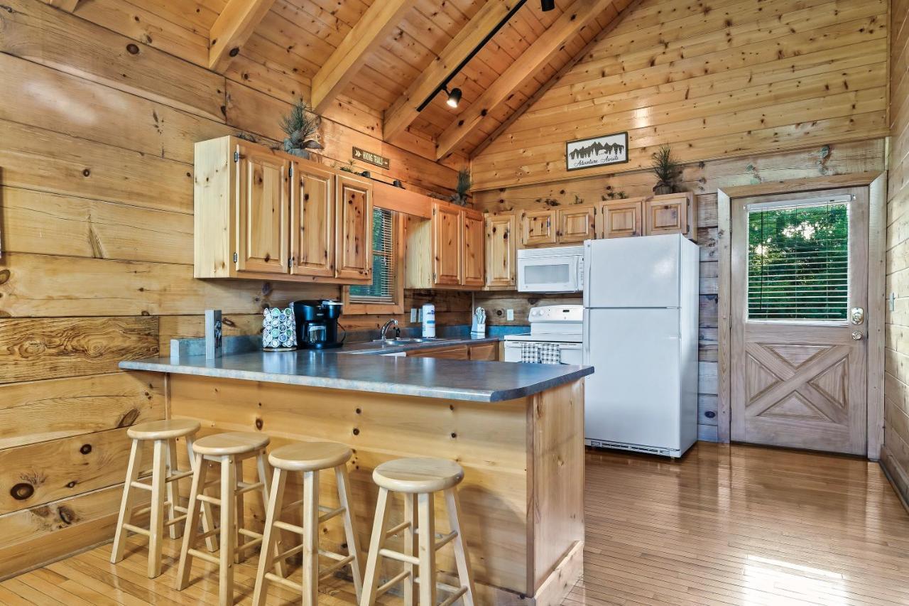 Cozy Log Cabin!! In Heart Of Pf & Close To The Smokies Pigeon Forge Exteriör bild